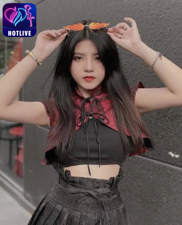 Reency Ngô: Hot girl trường điện ảnh mặt xinh, dáng chuẩn, giỏi võ18. 4 - Hotlive Reency Ngô-hotlive