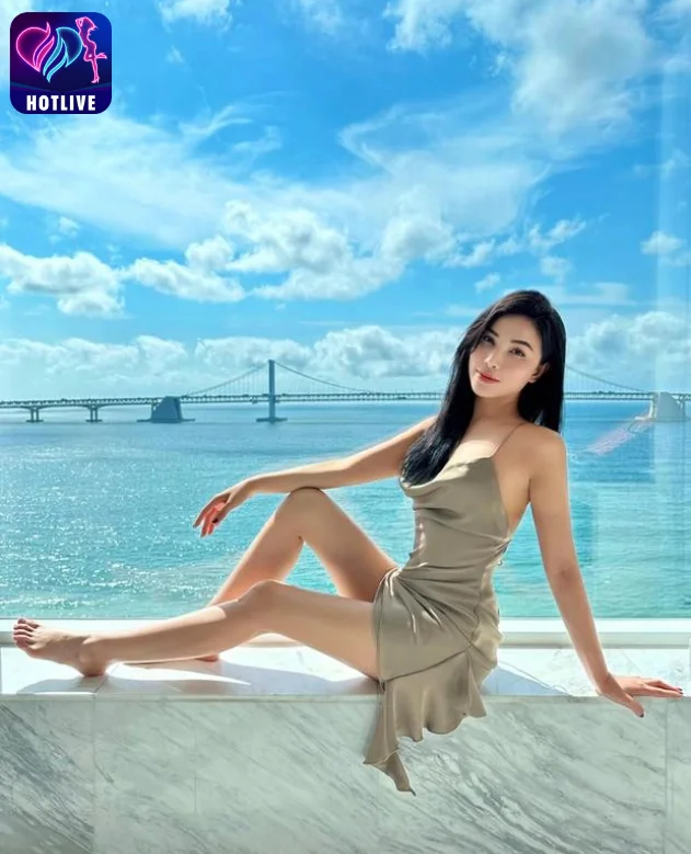 Quỳnh Thư-hotlive