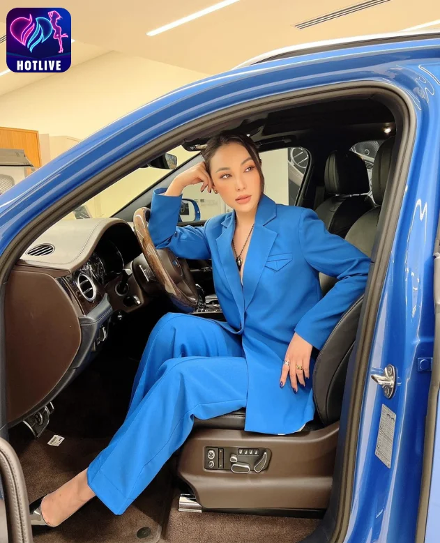 Quỳnh Thư-hotlive