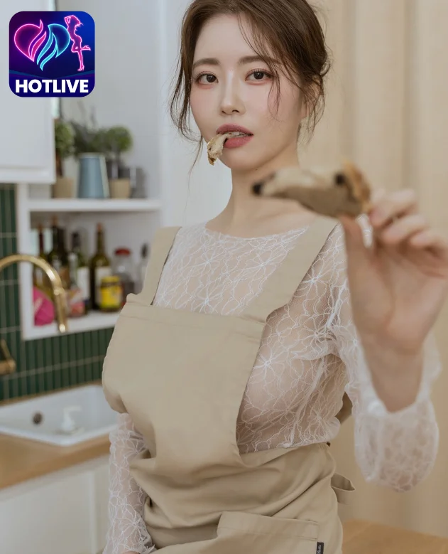 Yua-Hotlive