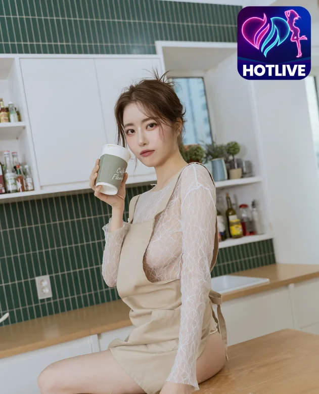 Yua-Hotlive